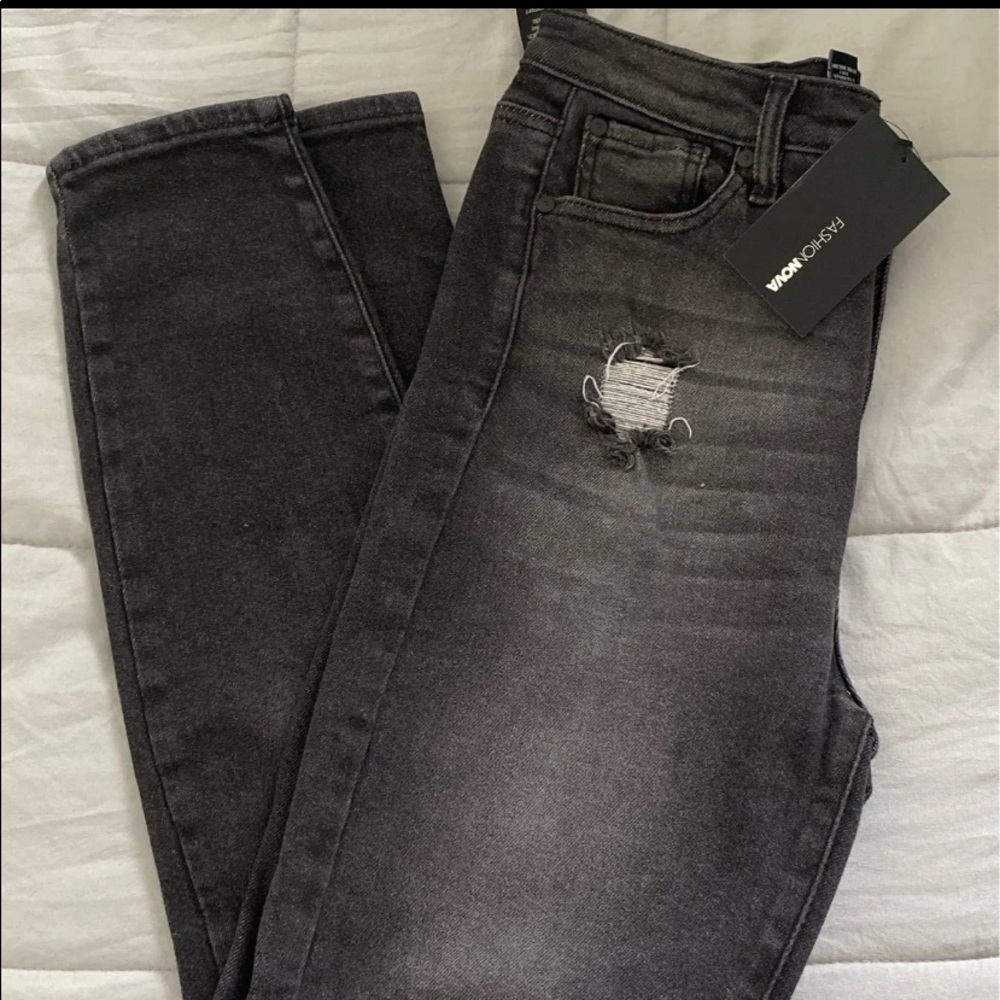 Fashion Nova High Rise Jeans (Size 9)